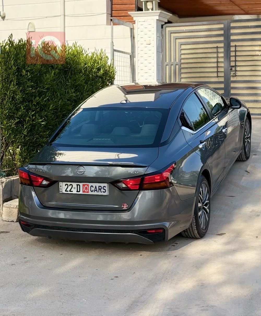 نيسان ألتيما